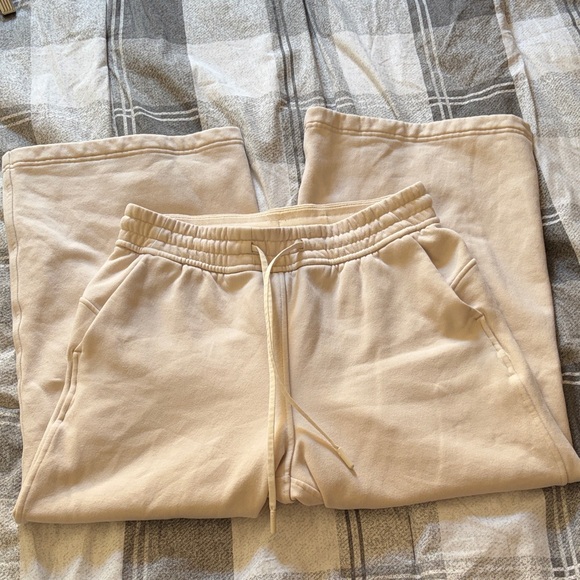 LULULEMON LOUNGEFUL HR WIDE LEG CROP - Picture 2 of 6